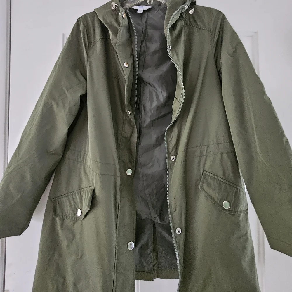 Green Jacket - Picture 2 of 7